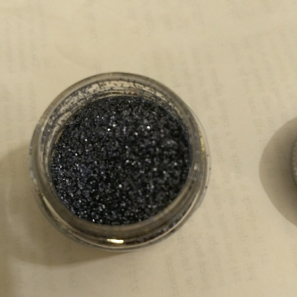 Distress glitter